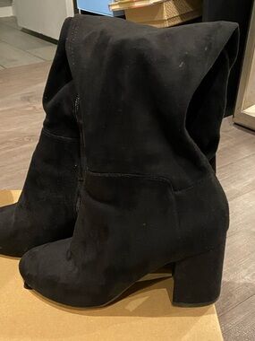 Women's Black Suede Mid-Calf Block Heel Boots